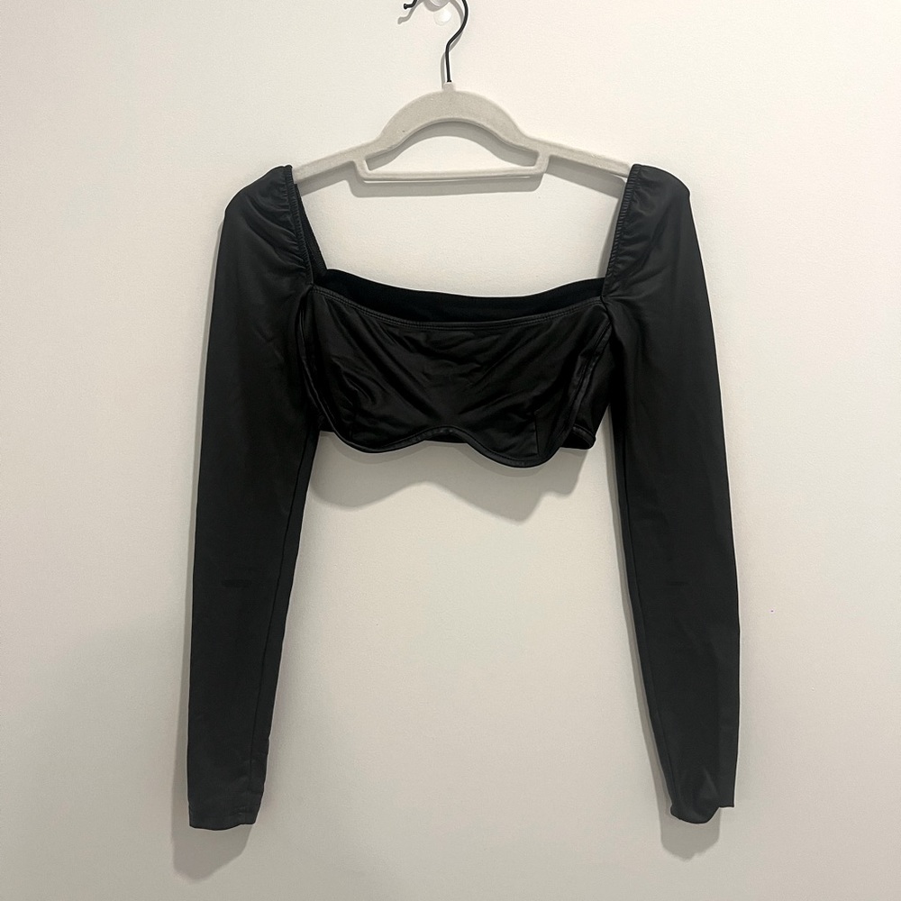 Fake Leather - Cropped Top - Long Sleeves